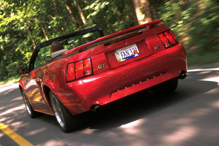  Ford Mustang GT Convertible 1999 года  (фото 52 из 74)